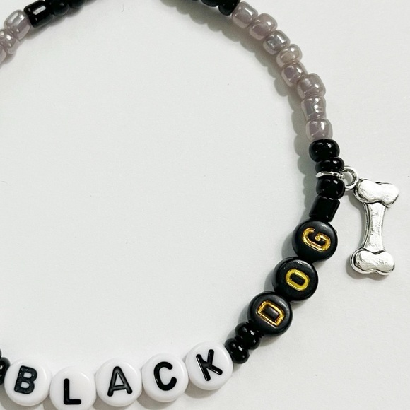 Taylor Swift Eras Tour Friendship Bracelet The Black Dog TTPD - Picture 2 of 2